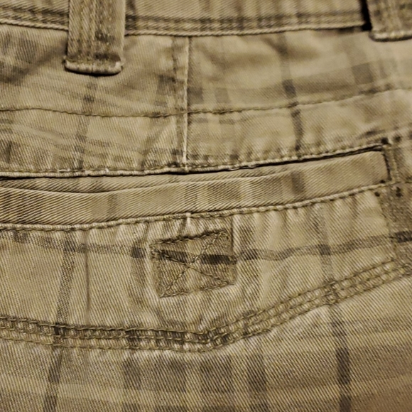 IZOD Green Striped Cargo shorts - Picture 11 of 14